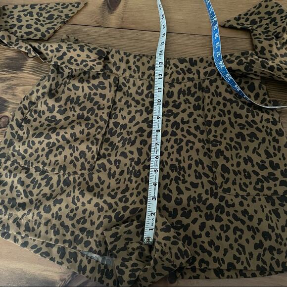 Animal Print Paperbag Shorts Tan & Black Size Large - Picture 6 of 7